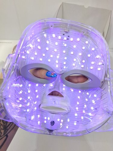 led light therapy facial beauty instrument mask with 7 colour modes - white image 7