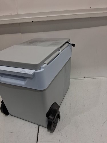 Koolatron Electric Cooler- 31L- 12V- grey (model: rsl9235s1/W65 AZ) image 7