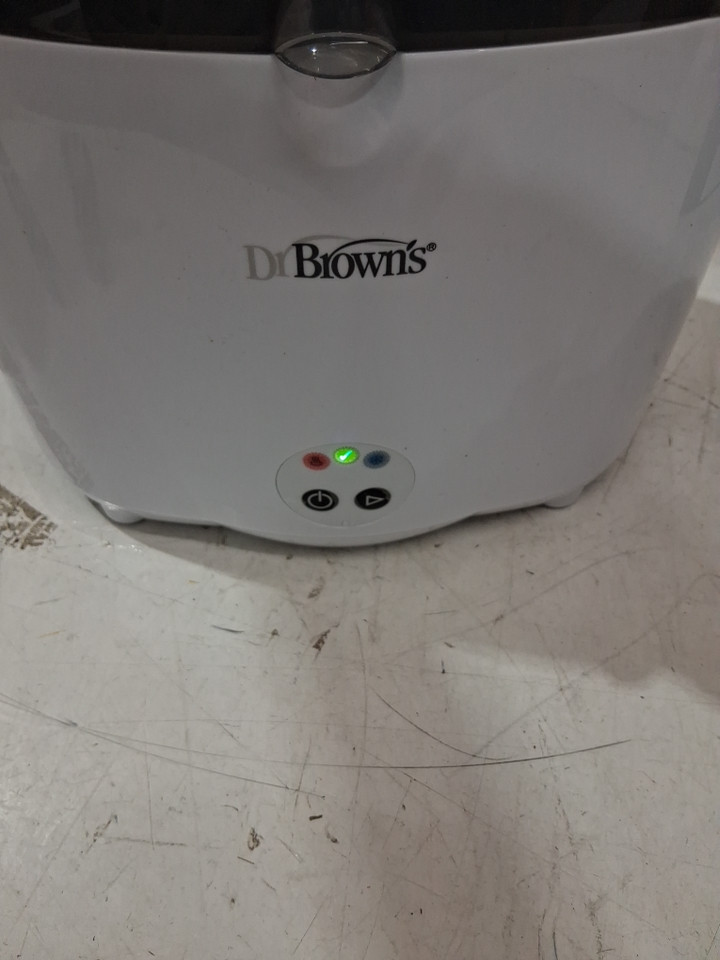 DR BROWNS NATURAL FLOW DELUXE BOTTLE STERILIZER ELECTRIC STEAM SYSTEM - STERILIZES 6 BOTTLES AT ONCE - white (model: AC045) image 2