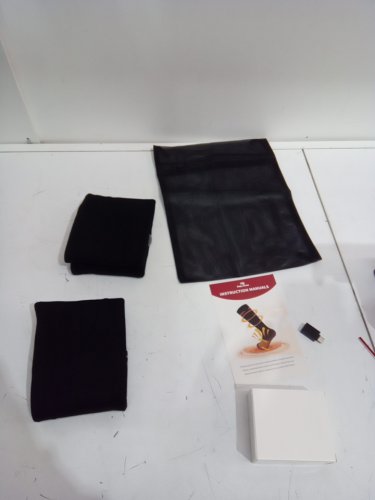 1pr adult's wndy's dream rechargeable heated crew socks - osfm - black image 3