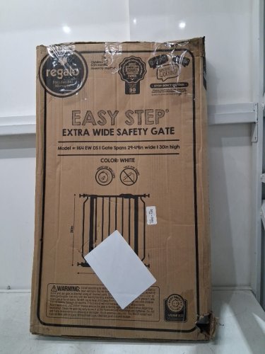 REGALO EASY STEP EXTRA WIDE BABY GATE - 30" X 29"-49" - WHITE (MODEL: 1164 EW DS) image 2