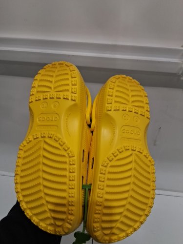 UNISEX CROCS MENS 8 WOMENS 10 - yellow image 3