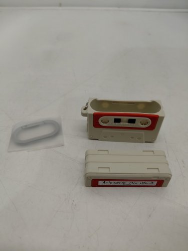 elago Cassette Tape Case for AirPods Pro 3 image 2
