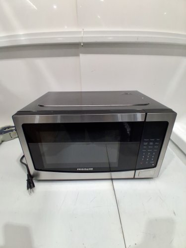 frigidaire compact countertop microwave oven - 1.1 Cu.ft. - black/silver (model: emw1134) image 7