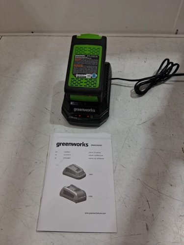 GREENWORKS PRO CORDLESS CHAINSAW - 40V -14" - (MODEL: 2000600) image 4