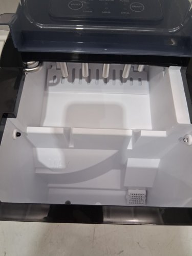 Comfee self-cleaining portable countertop ice maker with Ice Basket and Scoop - 22lbs - black (model: ceri22b0abb) image 6