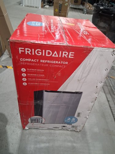 Frigidaire platinum series compact/mini refrigerator - 2.5cu.ft - stainless steel/black (model: efr285-e-6com) image 2