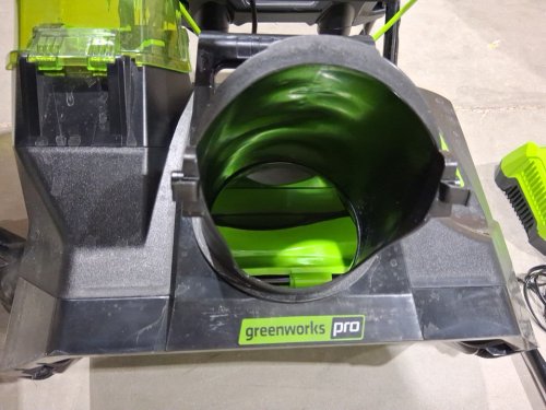 greenworks pro 20" 80v cordless snow thrower with 2.0 ah battery & charger - green (model: snb401) image 5
