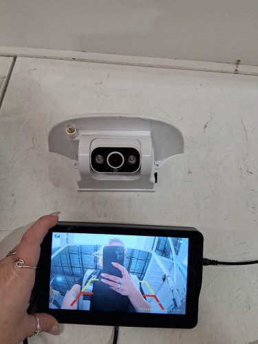 magnetic wireless hd 1080p reverse automotive camera with display - 7.3" - white (model: lk9) image 4