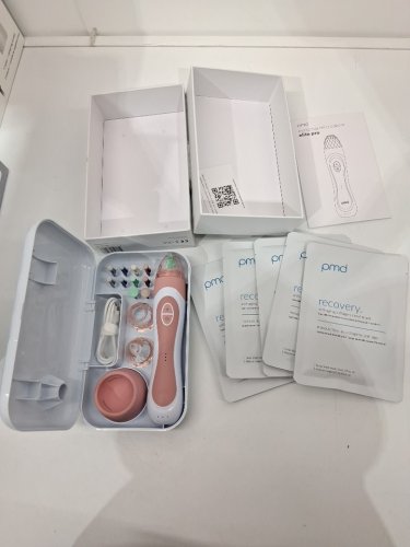 PMD Personal Microderm elite pro - clinical grade exfoliation with vacuum suction  - blush pink/white image 3