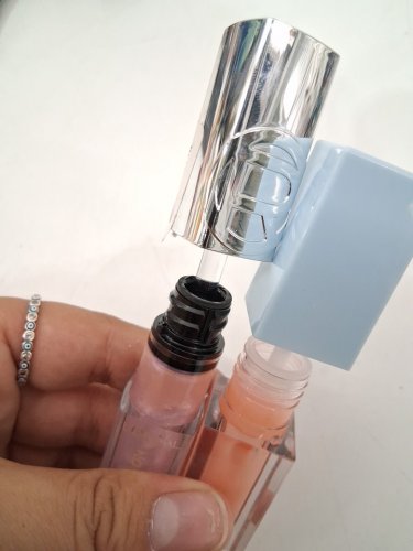 2pc assorted lip products - assorted brands, colours and sizes - l'oreal paris plump ambition hyaluronic lip oil / unknown brand lip gloss image 4