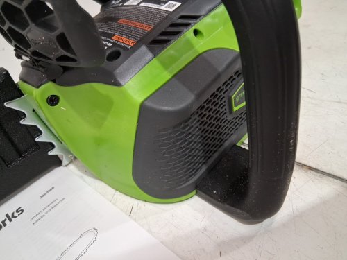 GREENWORKS PRO CORDLESS CHAINSAW *TOOL ONLY* - 40V - 16"- GREEN/BLACK (MODEL: 2000800/CSF401) image 9