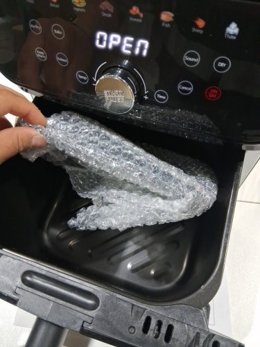 whUTO 6.2qt air fryer oven with led digital touchscreen, 12 preset cooking functions & dishwasher-safe basket - 1600W - black/stainless steel (model: af06d02-m) image 6