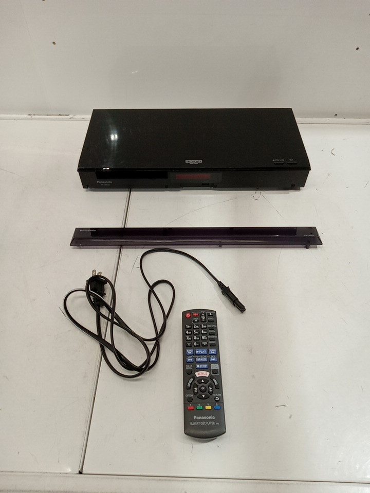Panasonic Ultra HD Blu-ray Player with Dolby Vision, Hi-Res Audio & Voice Assist - Black (MODEL: DP-UB820PCK) image 3