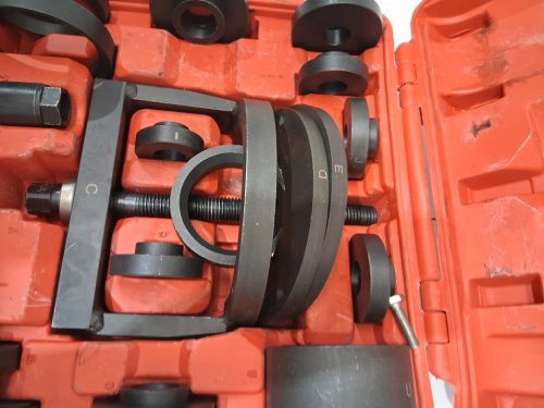20pc Texalan Master Wheel Hub Bearing Remover & Installer Tool Kit - red image 4