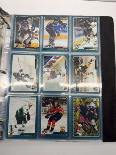300 APPROX ASSSTD 2003 O-PEE-CHE NHL HOCKEY CARDS image 7
