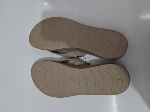 women's bench comfort flip flops - size 11 - tan (style : 5220010) image 4