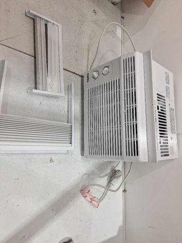 DANBY easy to use WINDOW AIR CONDITIONER - for rooms up to 150sq ft - 5000 btu - white (model: DAC050MB1WDB) image 3