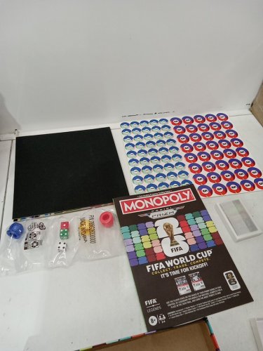 MONOPOLY Panini PRIZM FIFA World Cup Board Game image 3