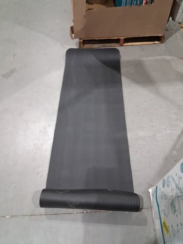 AMAZON BASICS EXTRA THICK ANTI-TEAR YOGA EXERCISE MAT WITH CARRY STRAP - 74" X 31" X 1/2" - BLACK (MODEL: YM2001) image 2