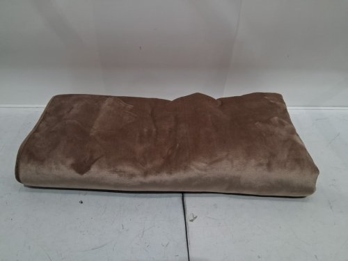 House & Home by Lynda Reeves Luxe Faux Fur throw blanket - 60" x 70" - brown (model:5536972) image 4