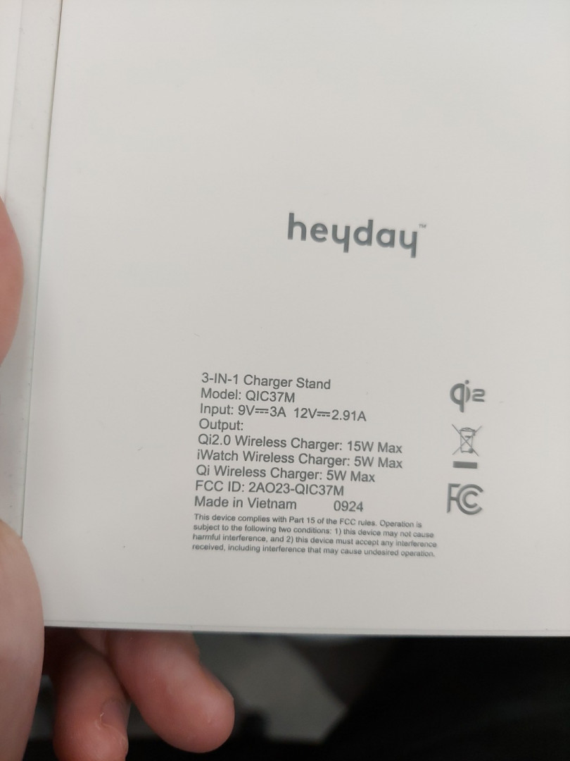 heyday 3-in-1 multi-charger stand made for APPLE Watch, earbuds & iphone - white image 5
