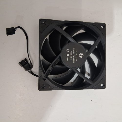 Lian Li UNI Fan SL-INF 120 RGB Infinity Mirror ARGB Reverse Blade Case Fan - 140mm - Black (MODEL: 14SLIN1B) image 4