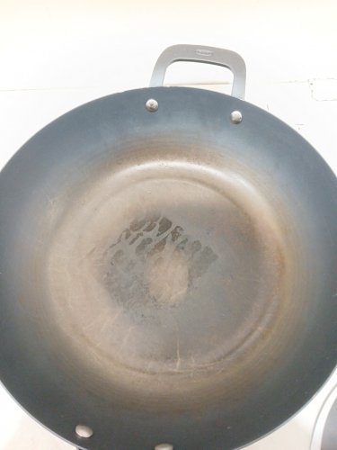 oxo obsidian carbon steel wok pan - 12" - black image 4