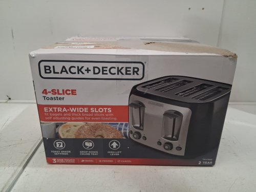 BLACK+DECKER 4 Slice toaster - Extra Wide Slots for Bagels and Artisan Breads - 1400W - SILVER/Black (model: TR1478BD) image 4