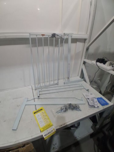 REGALO EASY STEP SAFETY GATE - 29" to 38.5" x 30" - WHITE (MODEL: 1160-DS) image 3