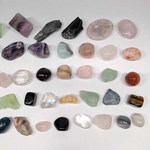 30 Assorted Crystals, Minerals and Stones image 4