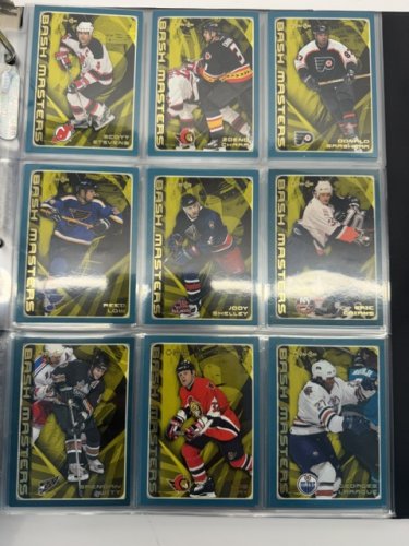 300 APPROX ASSSTD 2003 O-PEE-CHE NHL HOCKEY CARDS image 5