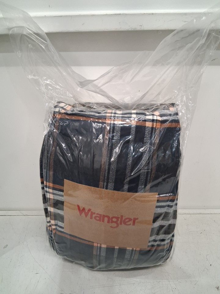 Wrangler Reversible Bedding Comforter Set with Matching Shams - Twin - City Flats Plaid Navy (Model: USHSA51262004) image 2