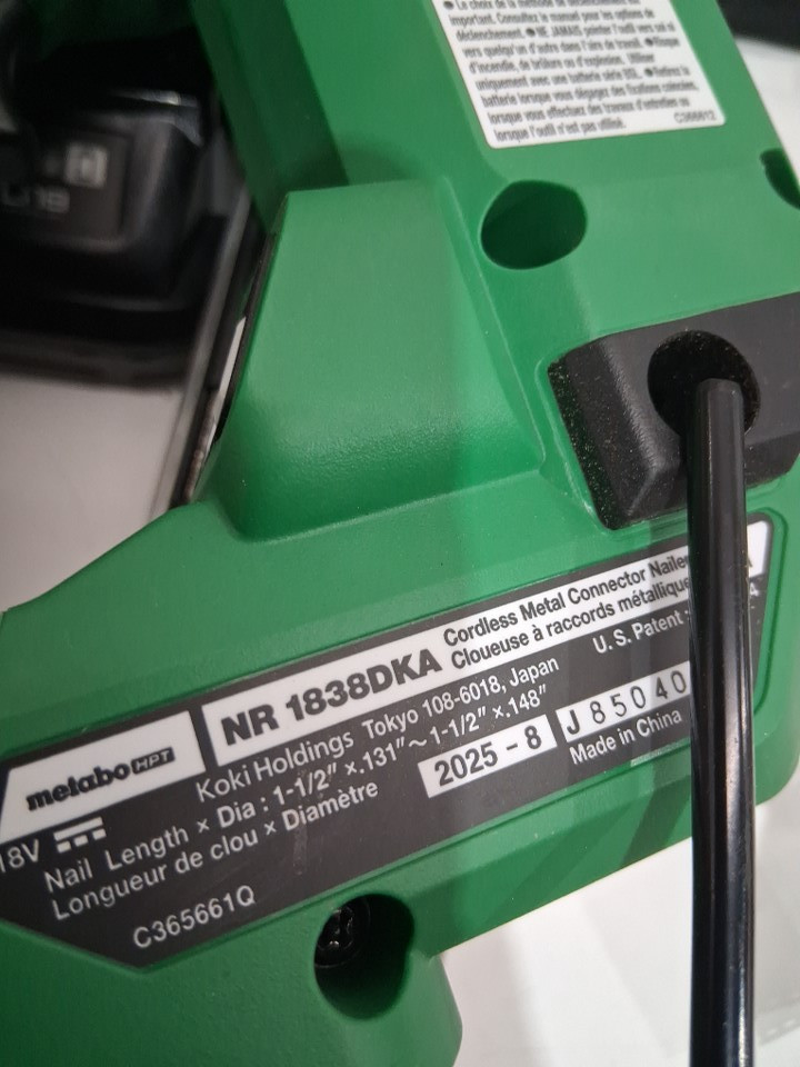 Metabo HPT Cordless 18V Angled Finish Nailer Kit with Rechargeable Battery, Charger, and Bag - 1.25" to 2.5" Angled Nails - Green/Black (Model: NT1865DMA(S)) image 5