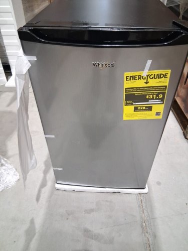 whirlpool mini refrigerator with reversible door - freezer compartment - 4.3cu.ft stainless steel and black (model:wh43s1e) image 6