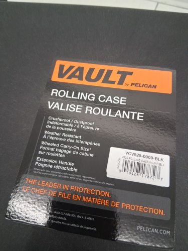 vault by pelican rolling protective case with no foam for - 22" x 14" x 9" - black (model: v525) image 3