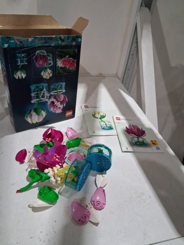259PC LEGO BOTANICALS WATER LILIES BUILDING SET - AGES 9+ (MODEL: 11511) image 3