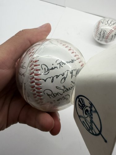 3 ASSTD MULTIPLE FASCMILE SIGNED BASEBALLS image 8