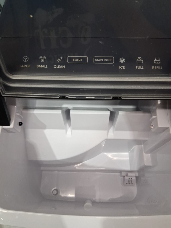 Iceman Dual-Size Ice self cleaning portable counter top ice maker - 22lbs/24hrs - black (model: rj56-bul-12) image 5