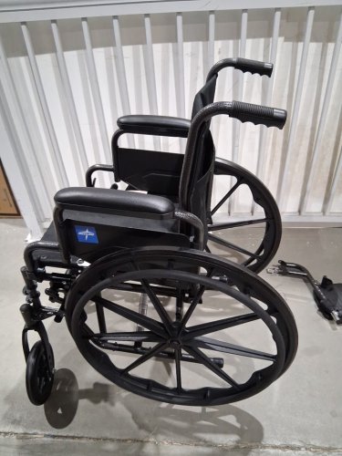 MEDLINE GUARDIAN K1 WHEELCHAIR - 16" seat - 300LB CAPacity - BLACK (MODEL: K1166N22S) image 5