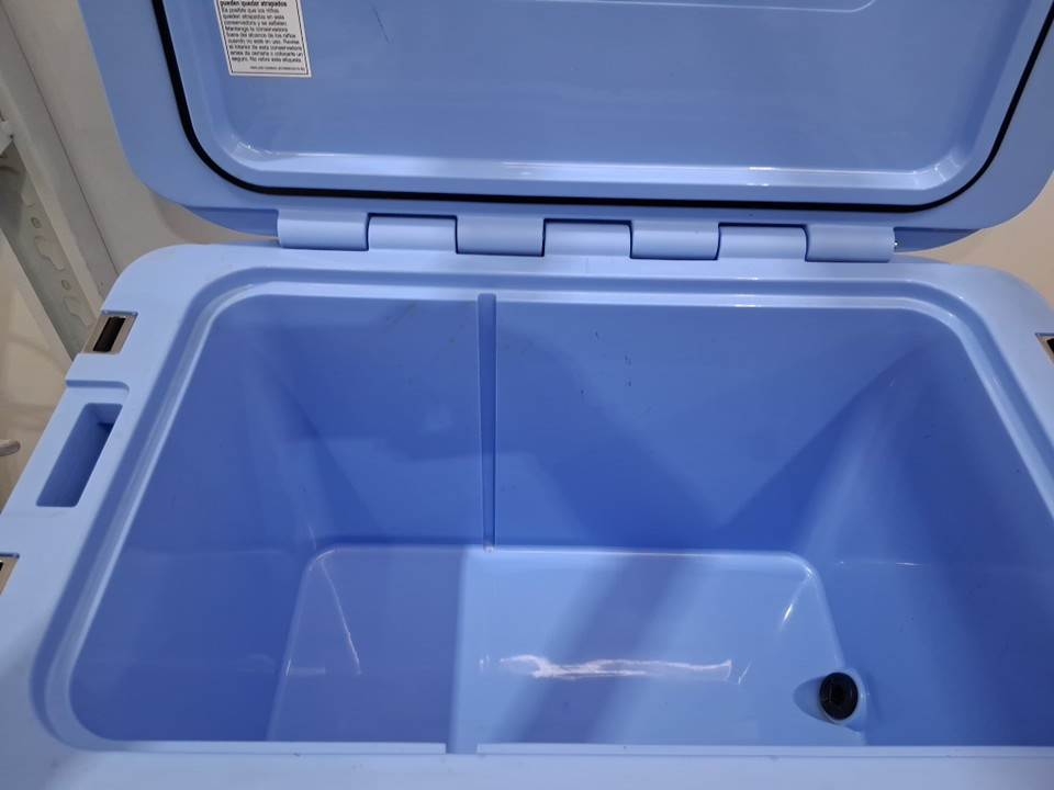 coleman pro heavy duty ultra light cooler - 45qt - light blue (model: 2219634) image 9