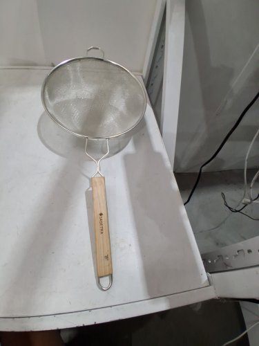 Sagetra Mesh Strainer with a Wooden Handle -10.5" (model:701026) image 2