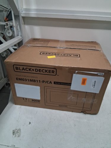 BLACK + DECKER DIGITAL MICROWAVE OVEN - 1.1 CUFT - 1500W - BLACK/SILVER (MODEL: EM031MB11-P) image 2