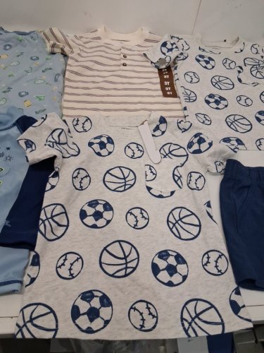 6 ASSORTED BOYS CLOTHES - SIZE 3-4T image 3