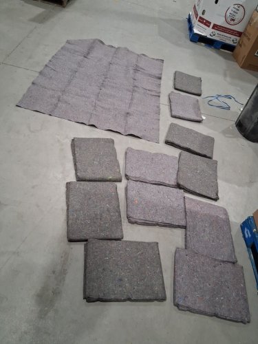 12pk polyester/recycled cotton moving blankets - 72" x 54" - motley (model: yb072-35) image 4