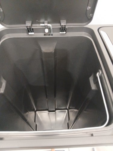 The Step N' Sort Soft Step Dual Trash and Recycling Bin - Silver - 70L (35L Each Side) (Model: 900702) image 5
