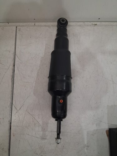 auto-leveling rear air shock absorber - for Infiniti QX56 11'–13', Infiniti QX80 14'–23', & Nissan Armada 17'–23' image 6