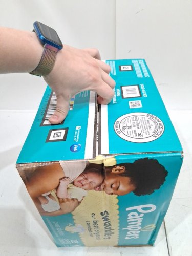 136PK PAMPERS SWADDLERS DIAPERS - NEWBORN SIZE image 4