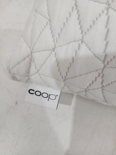 coop adjustable crosscut memory foam & microfiber pillow WITH Ultra-Soft Cover - king - white/grey image 4