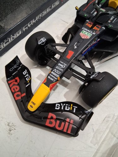 MAISTO TECH FORMULA 1 ONE SERGIO PEREZ #11 ORACLE REDBULL CAR - 1:10 SCALE - BLACK/RED (MODEL: 1739888) image 5